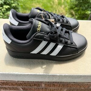 NWB adidas Grand Court 2.0 Black Sneakers with White Stripes size 5.5W